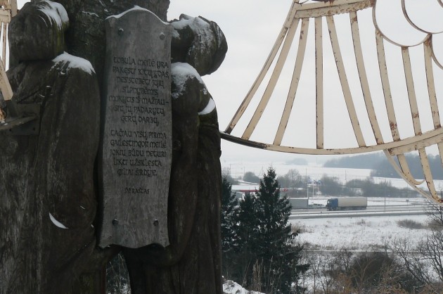 Paminklas partizanams Kryžkalnyje, A.Dambrausko nuotr. Paminklas partizanams Kryžkalnyje, A.Dambrausko nuotr.